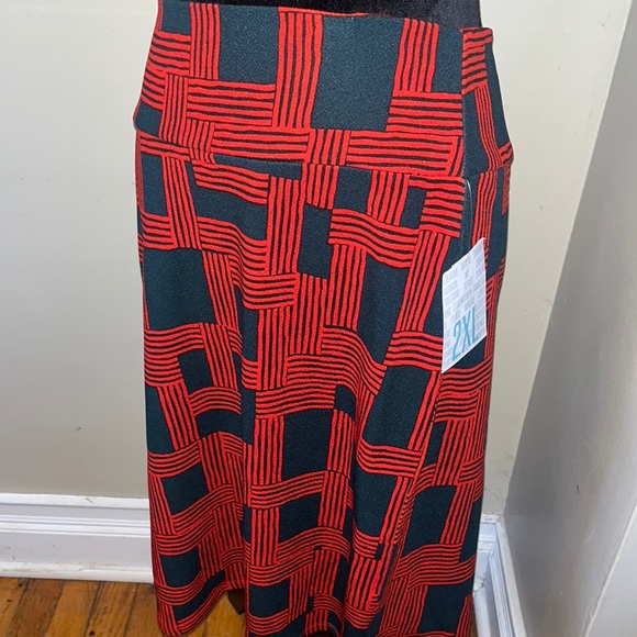 NWT LulaRoo Cassie pencil skirt in red and black. So cute Size XXL - Picture 1 of 4
